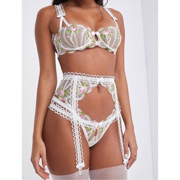 NWT For Love & Lemons Trellis Rose Floral Garter in White XXS - Picture 5 of 12